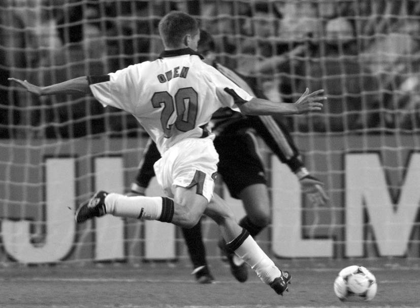 Mondiale Francia 1998. Argentina - Inghilterra, gol di Michael Owen che stoppa di tacco, salta Ayala e infila in diagonale (Reuters)